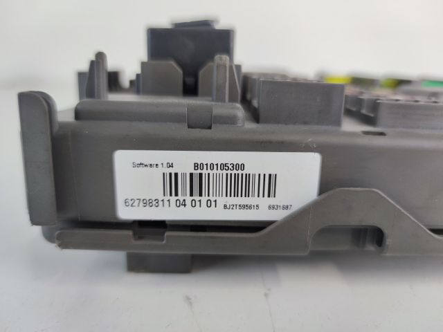 bontott BMW X5 Biztosítéktábla Csomagtér