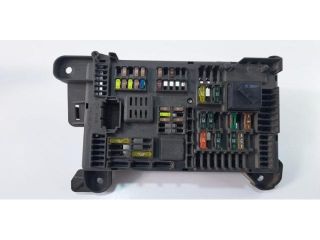 bontott BMW X5 Biztosítéktábla Utastér