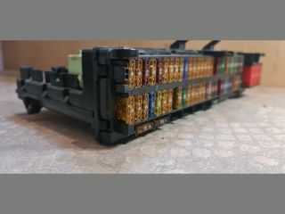 bontott BMW X5 Biztosítéktábla Utastér