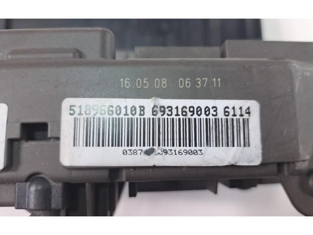 bontott BMW X5 Biztosítéktábla Utastér