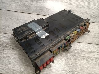 bontott BMW X5 Biztosítéktábla Utastér