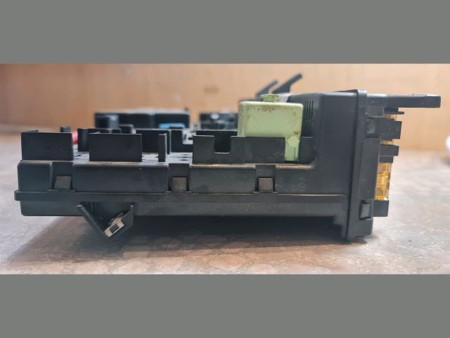 bontott BMW X5 Biztosítéktábla Utastér