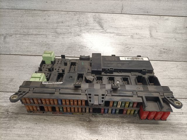 bontott BMW X5 Biztosítéktábla Utastér