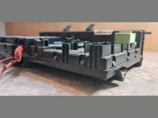 bontott BMW X5 Biztosítéktábla Utastér