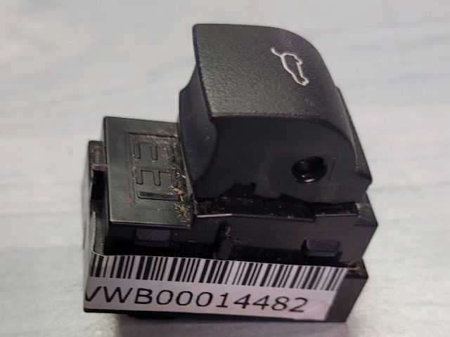 bontott BMW X5 Csomagtér Nyitó Kar / Gomb