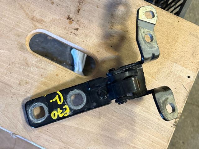 bontott BMW X5 Csomagtérajtó Bal Zsanér