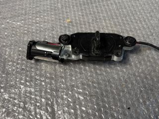 bontott BMW X5 Csomagtérajtó Zárszerkezet