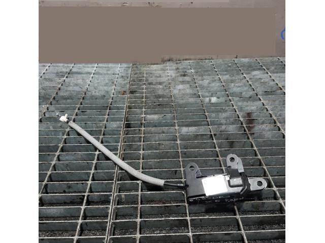 bontott BMW X5 Csomagtérajtó Zárszerkezet