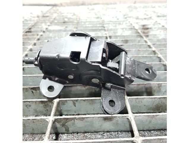 bontott BMW X5 Csomagtérajtó Zárszerkezet