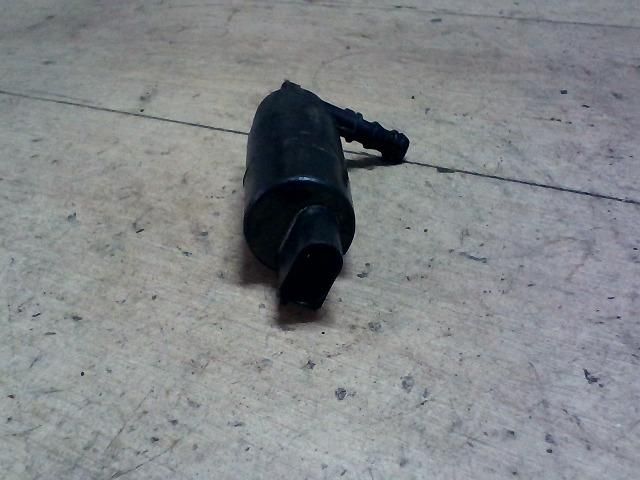 bontott BMW X5 Első Ablakmosó Szivattyú