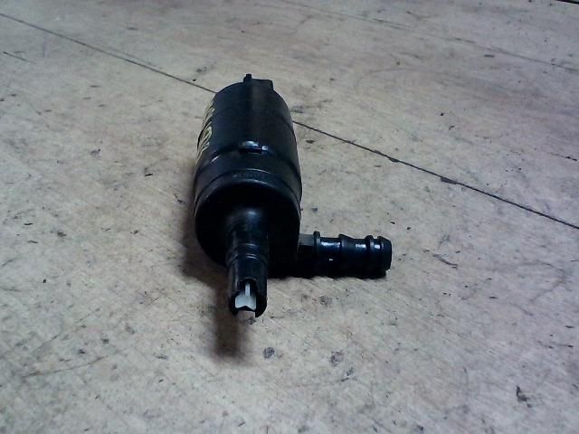 bontott BMW X5 Első Ablakmosó Szivattyú