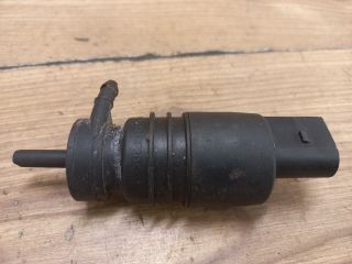 bontott BMW X5 Első Ablakmosó Szivattyú