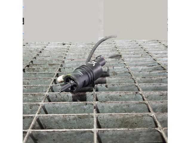 bontott BMW X5 Első Ablakmosó Szivattyú