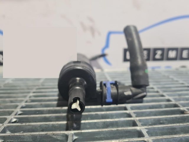 bontott BMW X5 Első Ablakmosó Szivattyú