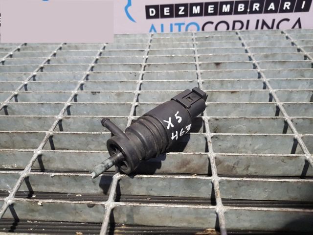 bontott BMW X5 Első Ablakmosó Szivattyú