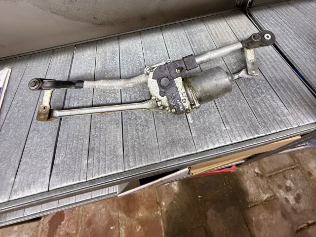 bontott BMW X5 Első Ablaktörlő Szerkezet Motorral