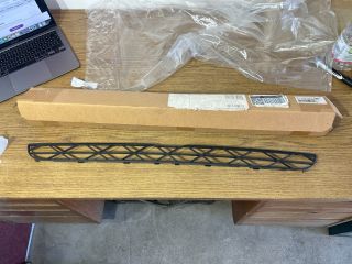 bontott BMW X5 Első Lökhárító Alsó Középső Díszrács