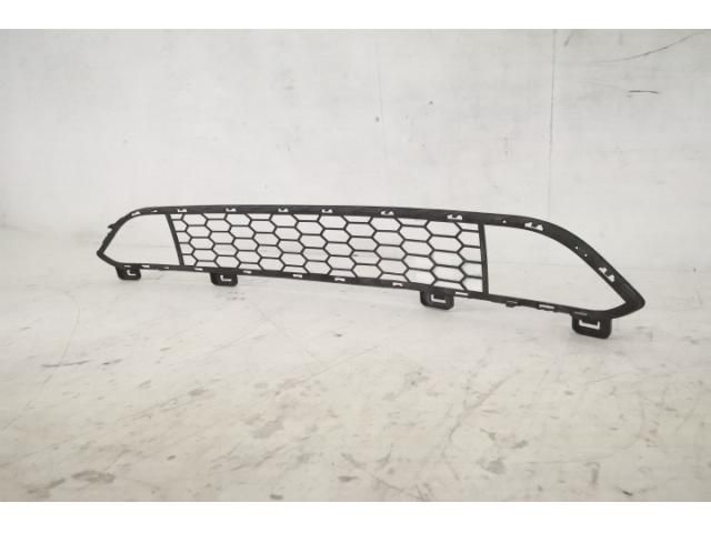 bontott BMW X5 Első Lökhárító Alsó Középső Díszrács