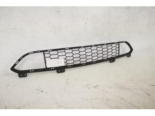 bontott BMW X5 Első Lökhárító Alsó Középső Díszrács