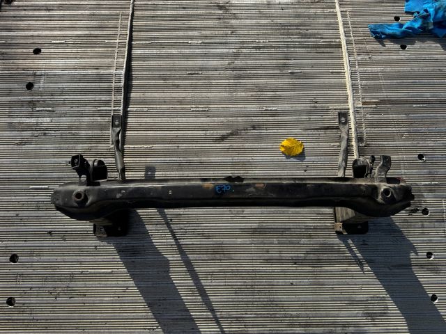 bontott BMW X5 Első Lökhárító Merevítő (Fém)