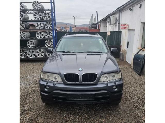 bontott BMW X5 Első Lökhárító (Üresen)