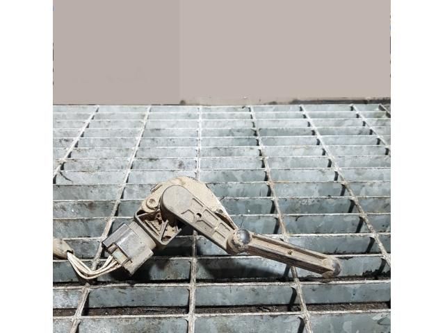 bontott BMW X5 Első Xenon Szintszabályzó Jeladó