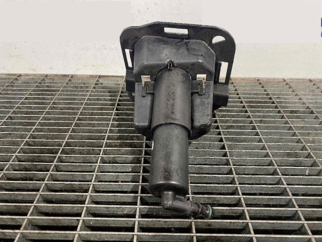 bontott BMW X5 Fényszórómosó Szivattyú