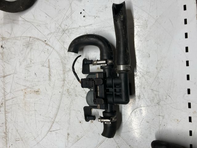 bontott BMW X5 Fűtéscsap