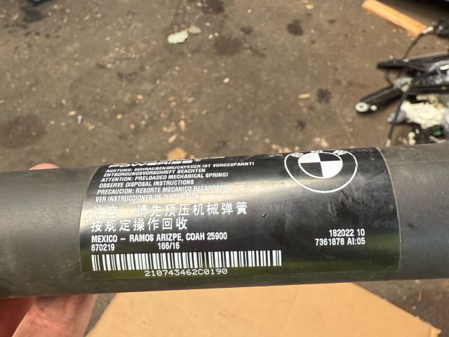 bontott BMW X5 Gázrugós Kitámasztó Teleszkóp Csomagtérajtó Jobb