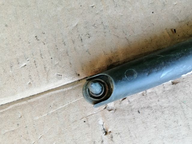 bontott BMW X5 Gázrugós Kitámasztó Teleszkóp Csomagtérajtó (Pozíciófüggetlen)