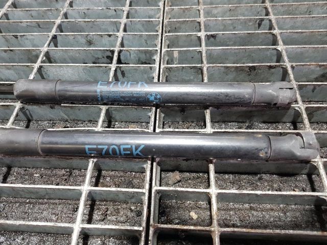 bontott BMW X5 Gázrugós Kitámasztó Teleszkóp Motorháztető