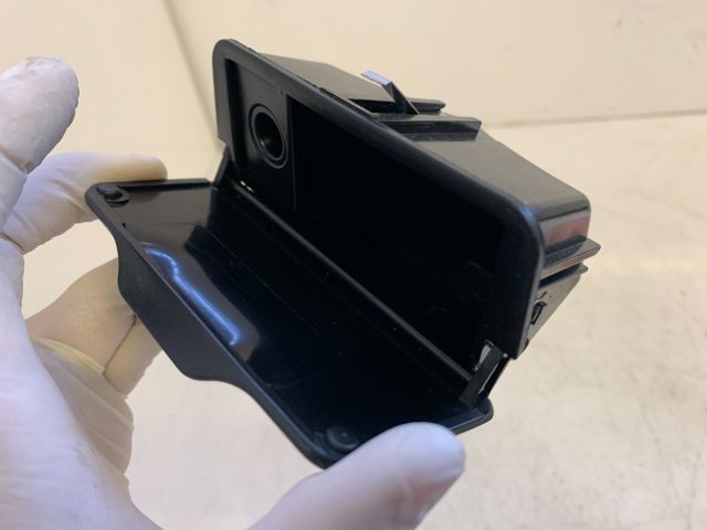 bontott BMW X5 Hátsó Hamutartó