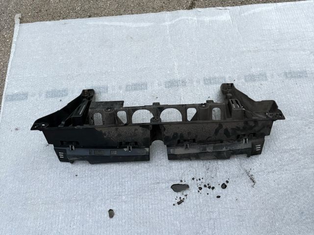 bontott BMW X5 Hátsó középső Lökhárító Tartó (Műanyag)