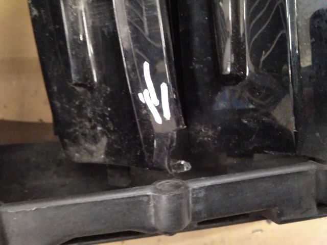 bontott BMW X5 Hűtőrács