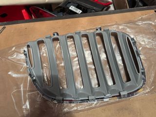 bontott BMW X5 Hűtőrács