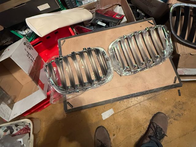 bontott BMW X5 Hűtőrács