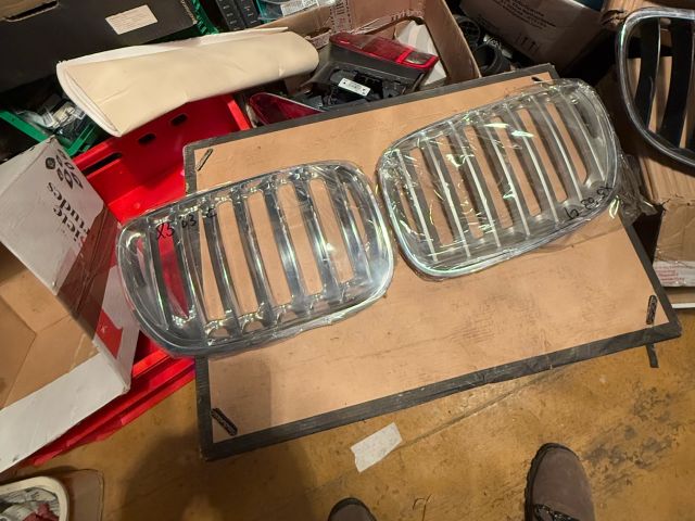 bontott BMW X5 Hűtőrács