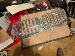 bontott BMW X5 Hűtőrács