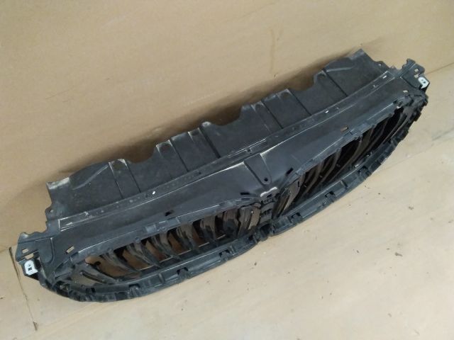 bontott BMW X5 Hűtőrács