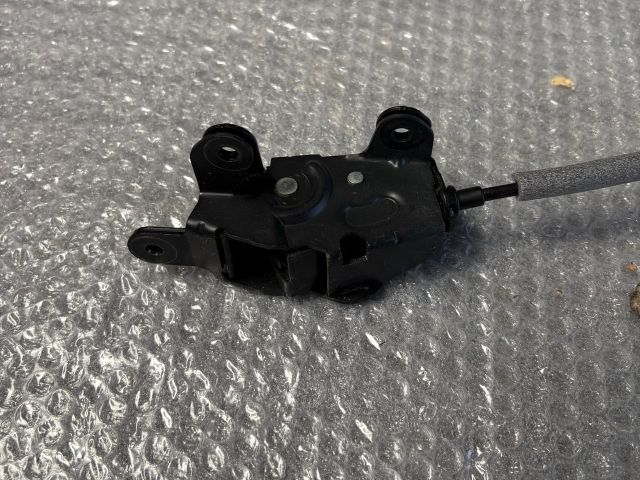 bontott BMW X5 Jobb Csomagtérajtó Zárszerkezet