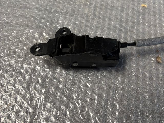 bontott BMW X5 Jobb Csomagtérajtó Zárszerkezet