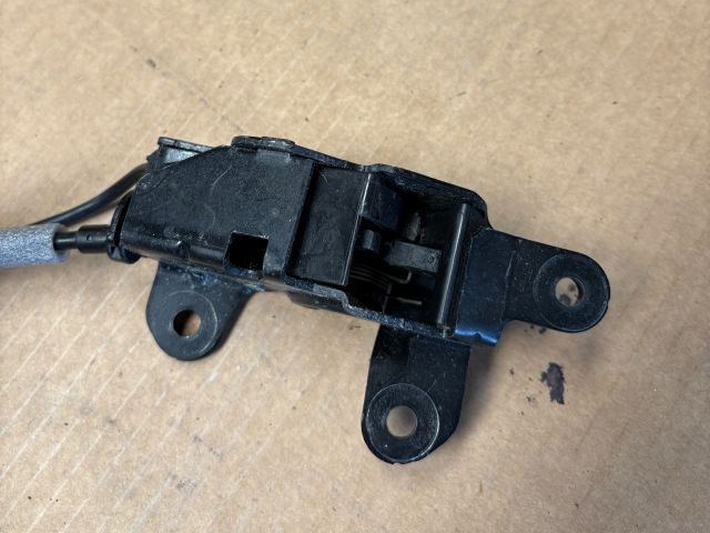 bontott BMW X5 Jobb Csomagtérajtó Zárszerkezet