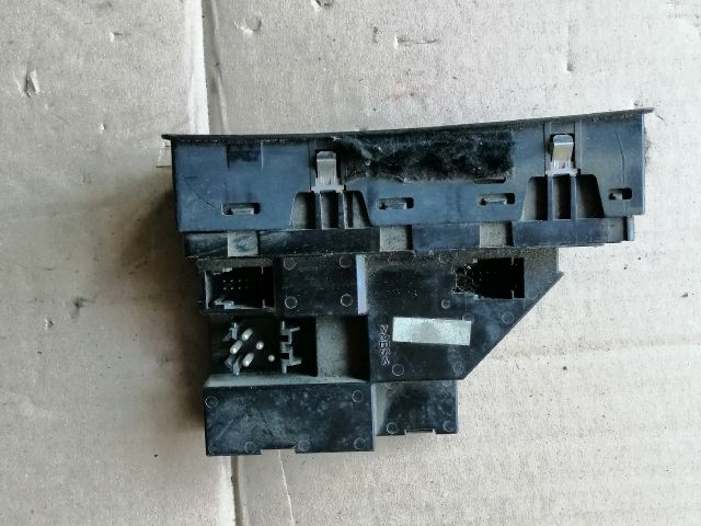 bontott BMW X5 Jobb első Ablakemelő Kapcsoló