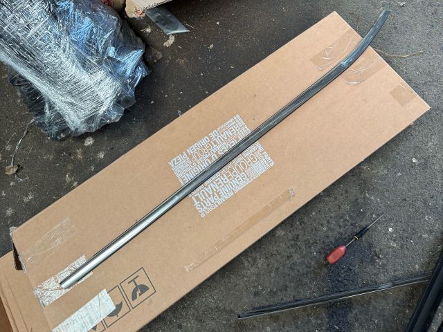 bontott BMW X5 Jobb első Ajtó Díszléc