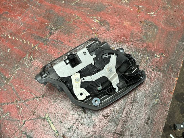 bontott BMW X5 Jobb első Ajtózár