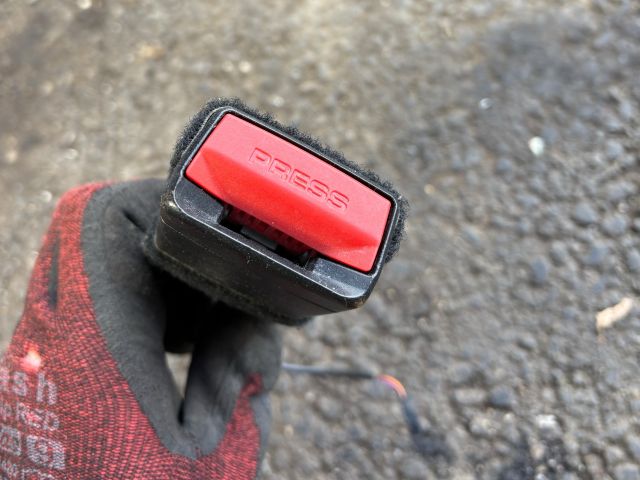 bontott BMW X5 Jobb első Biztonsági Öv Csat