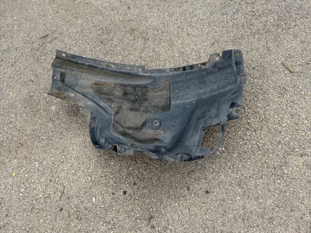 bontott BMW X5 Jobb első Első Dobbetét (Kerékjárati, Műanyag)