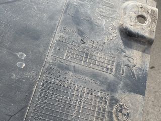 bontott BMW X5 Jobb első Első Dobbetét (Kerékjárati, Műanyag)