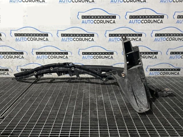 bontott BMW X5 Jobb Fényszóró Tartó