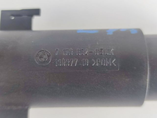 bontott BMW X5 Jobb Fényszórómosó Fúvóka